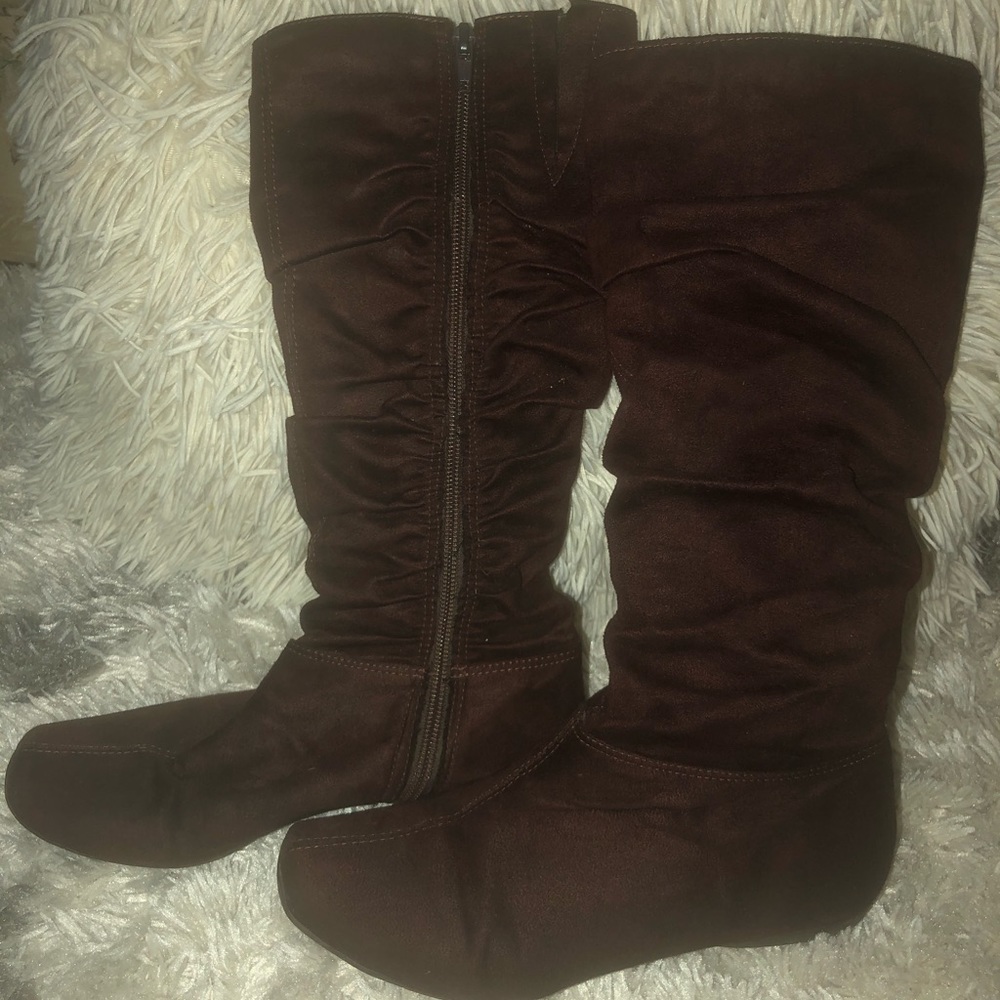 Suede boots